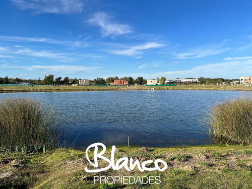 Imagen 2 de 15 de Oportunidad! Hermoso Lote A La Laguna Dentro Del Barrio Santa Ana - Villanueva