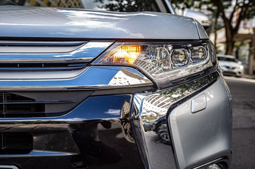 Mitsubishi Outlander V6 2016