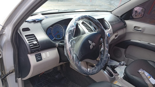 Mitsubishi L200 3.2 Triton Hpe Cab. Dupla 4x4 Aut. 4p