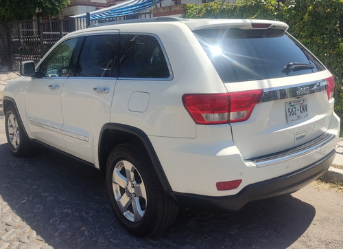 Jeep Grand Cherokee Laredo V6 4x2 At