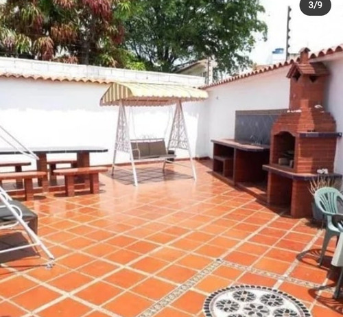 Imagen 3 de 9 de Casa Catia La Mar.urb La Colina. 4hab, 3 Baños, 4puesto,