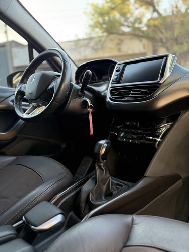 Peugeot 2008 1.6 Feline