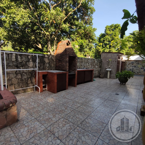 Townhouse En Venta Conjunto Residencia En El Castaño Maracay 06js