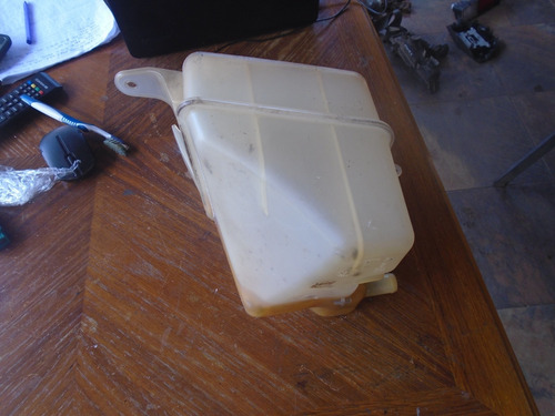Imagen 2 de 4 de Vendo Tanque De Coolants De Chrysler Sebring Cabrio, 2001
