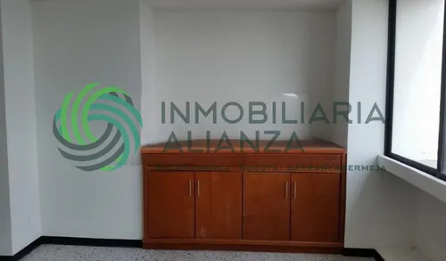 Oficina En Arriendo En Centro. Cod A13851