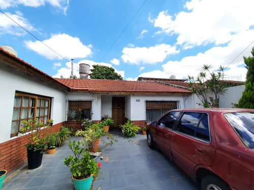Imagen 16 de 21 de Venta Casa 3 Amb 300 M2 Patio Valentin Alsina Lanus