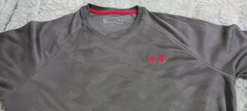 Under Armour Playera Talla M (Usado)
