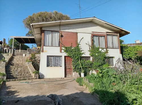 Se Vende Esplendida Y Amplia Casa Con Linda Vista Al Mar