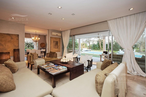 Venta Casa Estilo Racionalista 4 Dormitorios En Ayres De Pilar