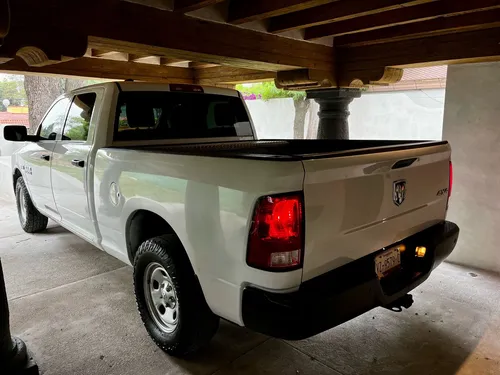 Dodge Ram 1500 5.7 Pickup Quad Cab Slt Aa 4x4 At