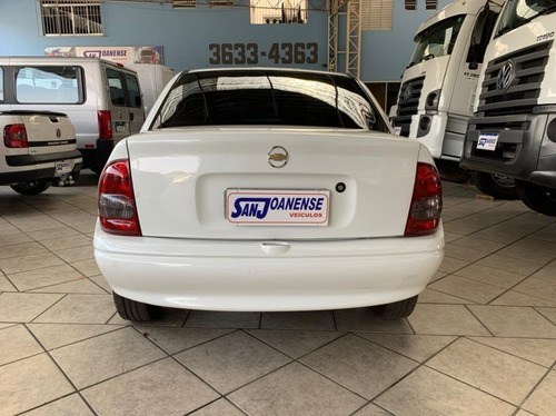 Imagem 6 de 11 de Chevrolet Corsa Classic 1.6 2005