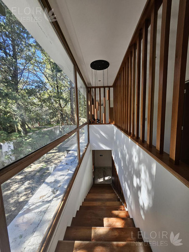 Casa En Venta 5 Amb En Parque Leloir