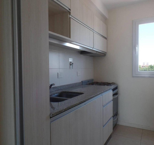 Imagen 5 de 11 de Venta Con Renta. Monoambiente Muy Luminoso Gran Balcon Tza.