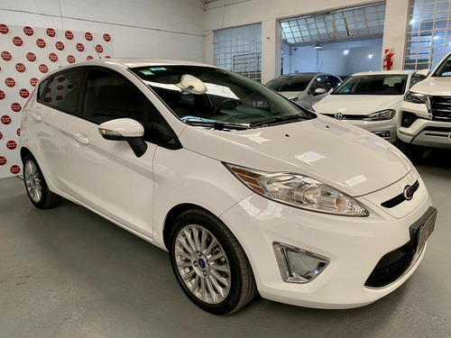 Imagen 3 de 17 de Ford Fiesta 1.6 Titanium Kd 5p 2013