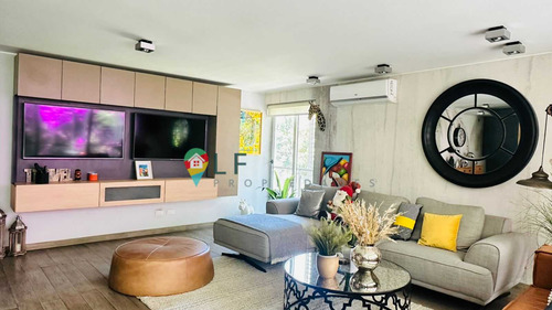 Moderno, Comodos Espacios, Residencial (81791)