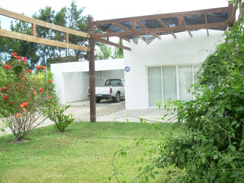 Excelente Casa De 3 Dormitorios En Playa Brava -ref:27242