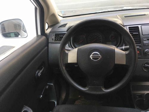 Imagen 8 de 15 de Nissan Tiida 2016 4p Sedán Sense L4/1.8 Man