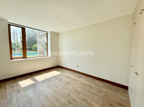 Espectacular Casa Moderna 6 Dorm., Sector Algarrobal