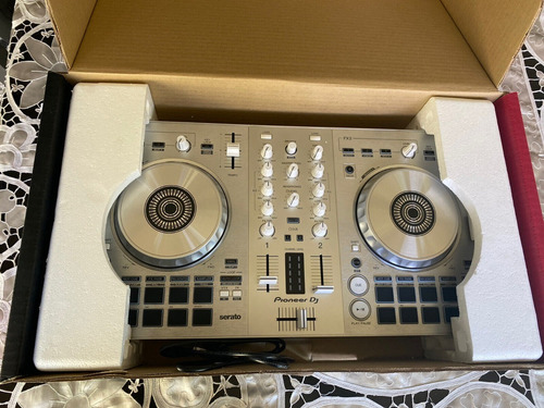 Imagen 2 de 4 de Pioneer Dj Ddj-sb3-s Dj Controller Limited Edition Silver Mi