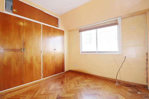 Dpto. 4 Amb. En Duplex Con 2 Balcones Y Cochera