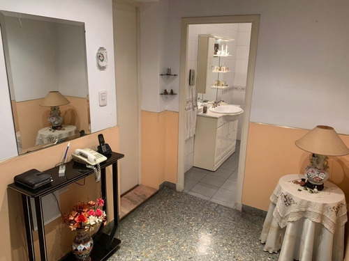 Casa 4 Ambientes Con Cochera - Excelente Estado