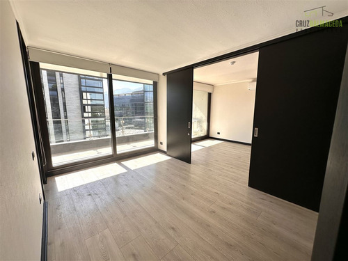 Departamento En Venta De 1 Dorm. En Lo Barnechea
