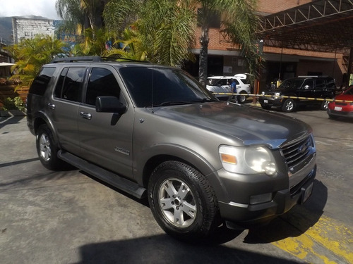 Ford Explorer Xlt 4x2