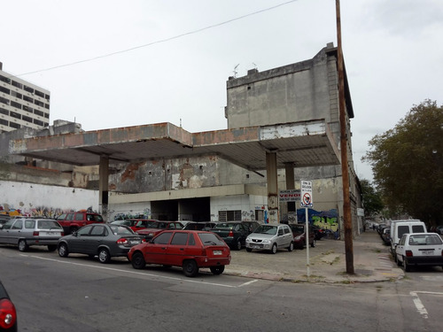 Imagen 4 de 8 de Venta De Gran Terreno Esquina En El Centro De Montevideo