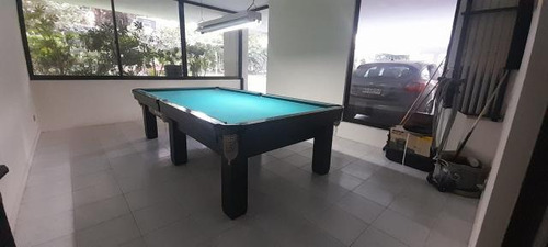 Departamento Luis Thayer Ojeda. Colegio San Ignacio/plaza La