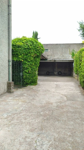 Apartamento De 3 Dormitorios, 1 Baño Y Cochera