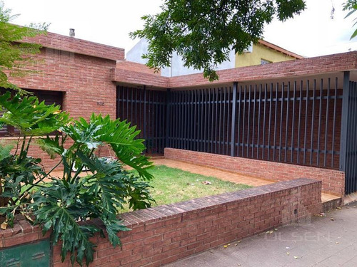 Imagen 17 de 30 de Imbatible! Alto Alberdi Patio Asador Garage X3 Escritura