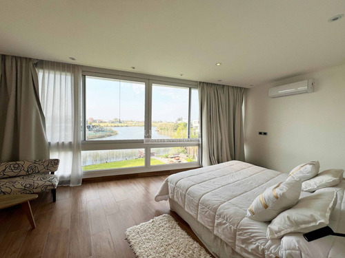 Increible Casa En Venta -vista A La Laguna Y Golf -el Canton