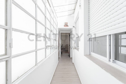Imagen 11 de 29 de Venta Recoleta - Pza Vte Lopez - Exclusivo Piso 2 Dormitorios - Excelente Estado