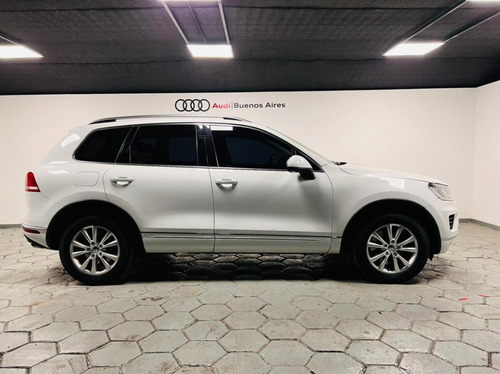 Imagen 3 de 22 de Volkswagen Touareg 4.2 V8 Premium Nuev Passat Amarok Tiguan