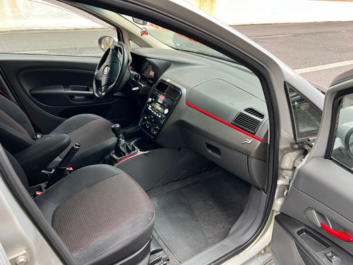 Fiat Punto 1.8 SPORTING 8V FLEX 4P MANUAL