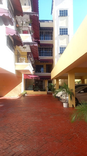 Se Alquila Apartamento 2do Nivel En Santo Domingo Este