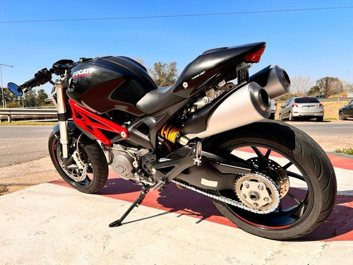 Imagen 2 de 25 de Ducati Monster 796