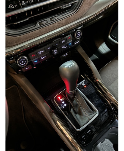 Jeep Commander 1.3 T270 TURBO FLEX OVERLAND AT6