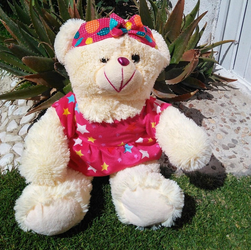 Imagen 1 de 1 de Osa De Peluche Con Vestido Ama De Casa