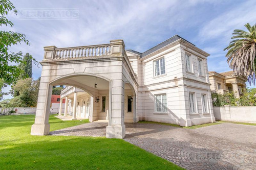 Espléndida Casa En Venta/alquiler En Lomas De San Isidro