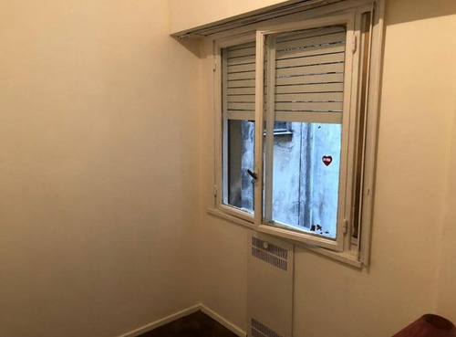 Imagen 8 de 11 de Con Renta Departamento En Venta - Balvanera - 3 Ambientes