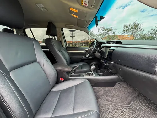 Toyota Hilux 2.4 Diésel 4X4