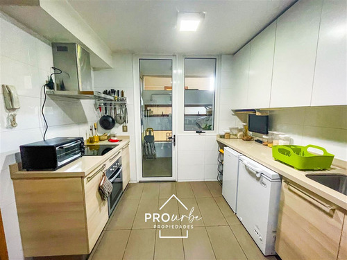 Departamento En Venta De 3 Dorm. Con Jardin En Las Condes