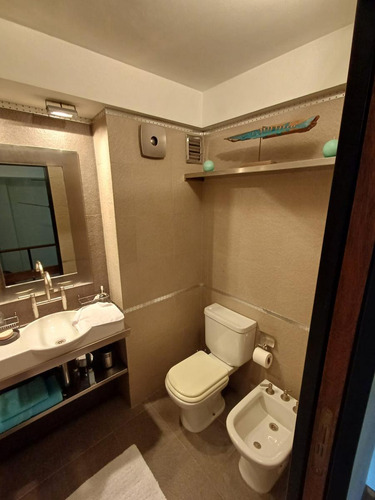 Departamento En Venta En San Isidro, En Duplex Con Cochera, Pileta.