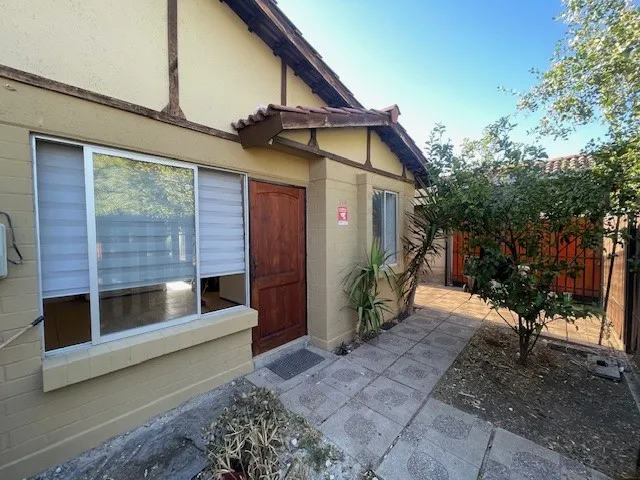 Imagen 2 de 24 de ¡acogedora Casa En Lampa: 3 Habs 1ba Gran Patio Valle Grande