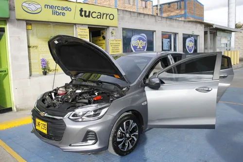 Chevrolet Onix 1.0T Premier Sedan At