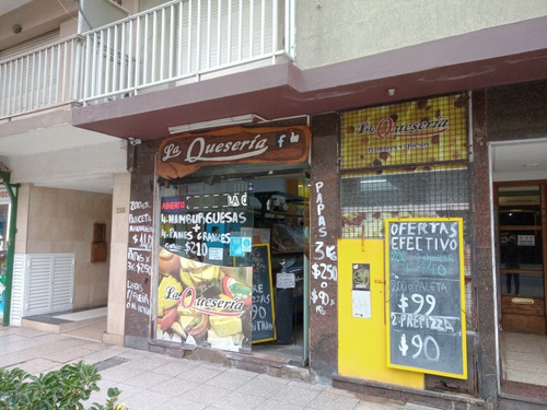 Imagen 18 de 19 de Venta Local. Sarmiento Y Colon. Con Zotano-patio-persiana.