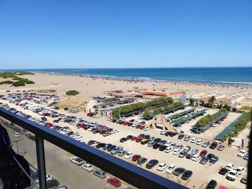 Imagen 3 de 15 de Departamento Frente Al Mar Con Cochera 4 Ambientes 3 Baños