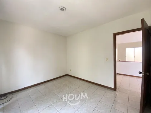 Casa En Jardín Real, Zapopan Con 4 Recámaras, 220 M², Id: 153696