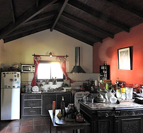 Casa En Venta - 3 Dormitorios 2 Baños - 3.108mts2 - Tandil